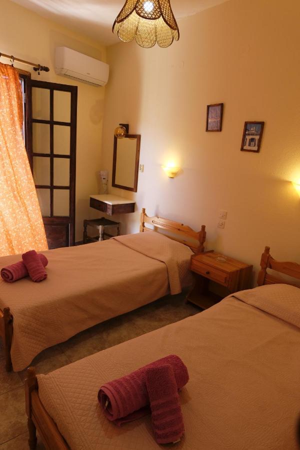 Taxiarchis Apartments Skiathos stad Rum bild